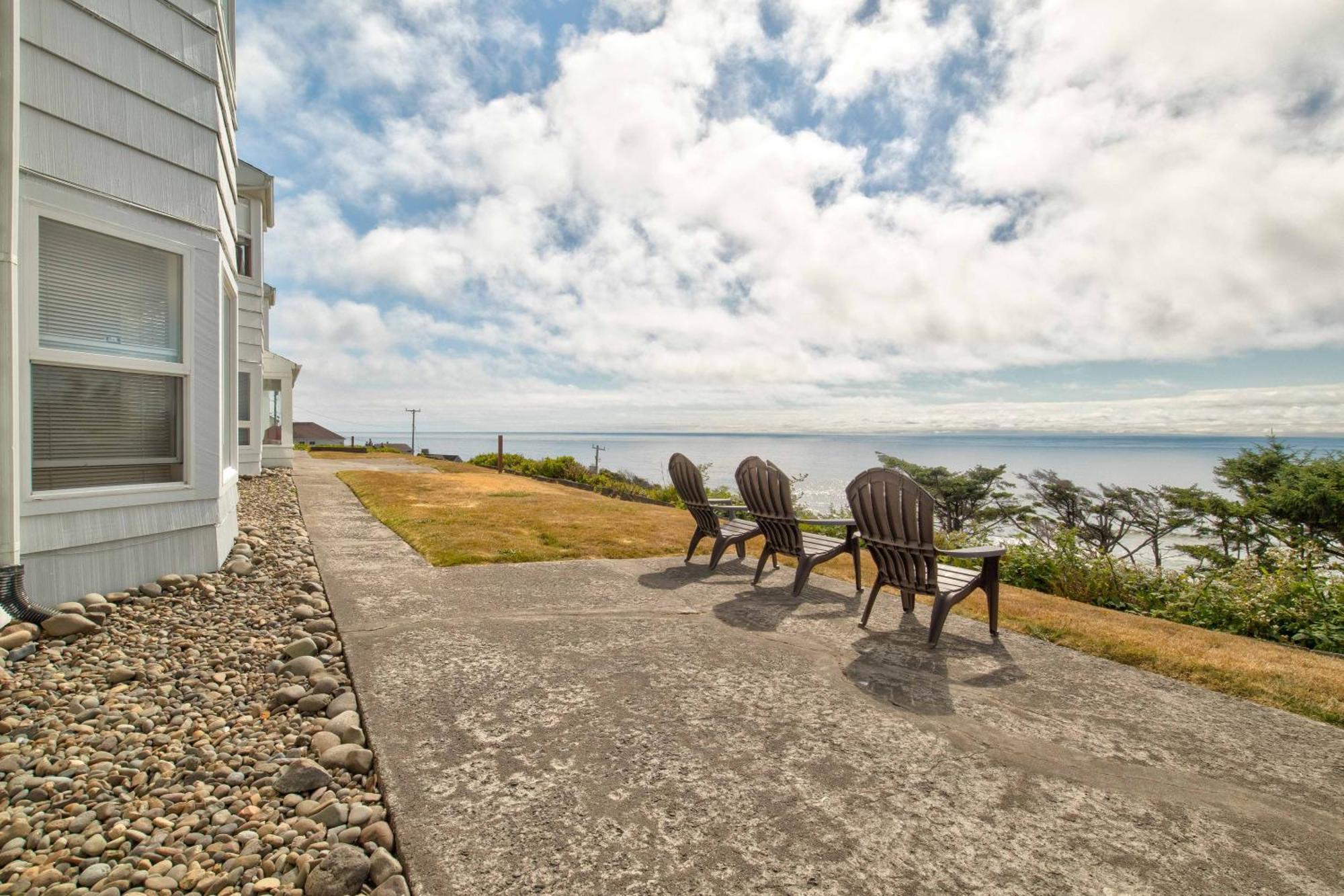 Ester Lee Oceanview Inn Lincoln City Bagian luar foto