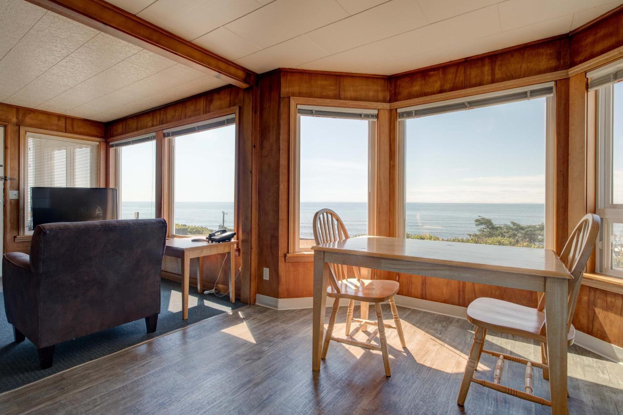 Ester Lee Oceanview Inn Lincoln City Bagian luar foto
