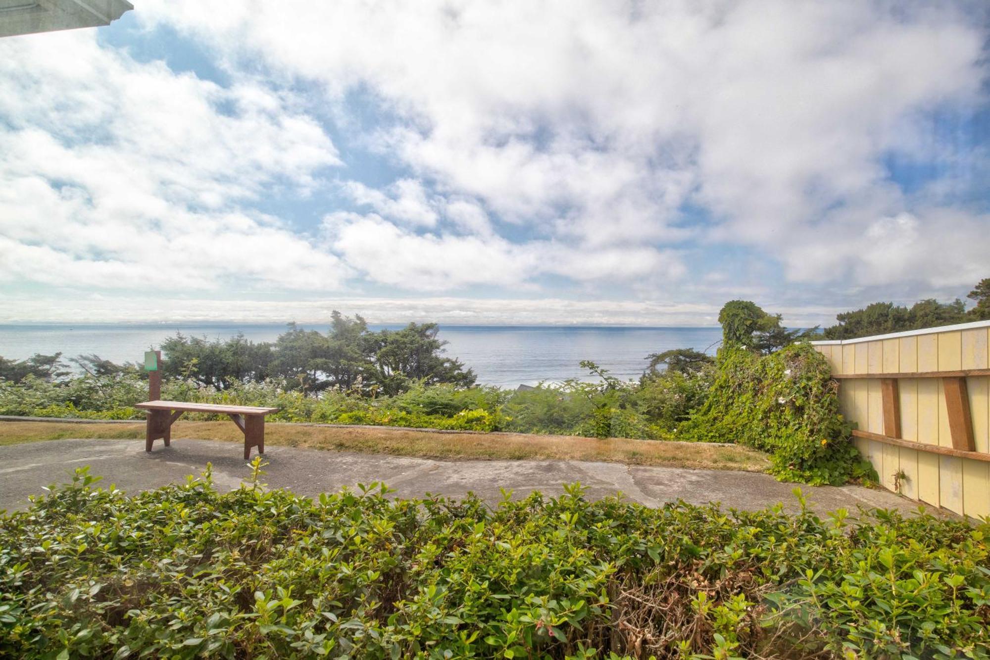 Ester Lee Oceanview Inn Lincoln City Bagian luar foto